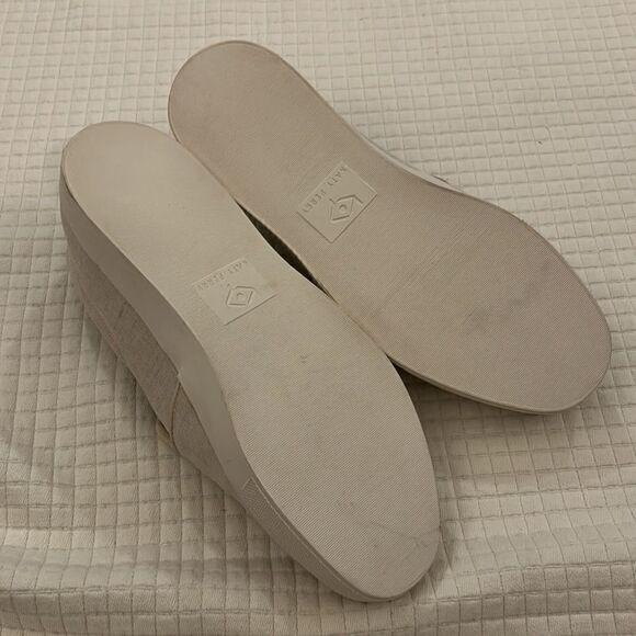 Katy Perry The Kerry Strawberry novelty canvas slip on sneakers tan NWOT msrp 89 - Picture 6 of 9